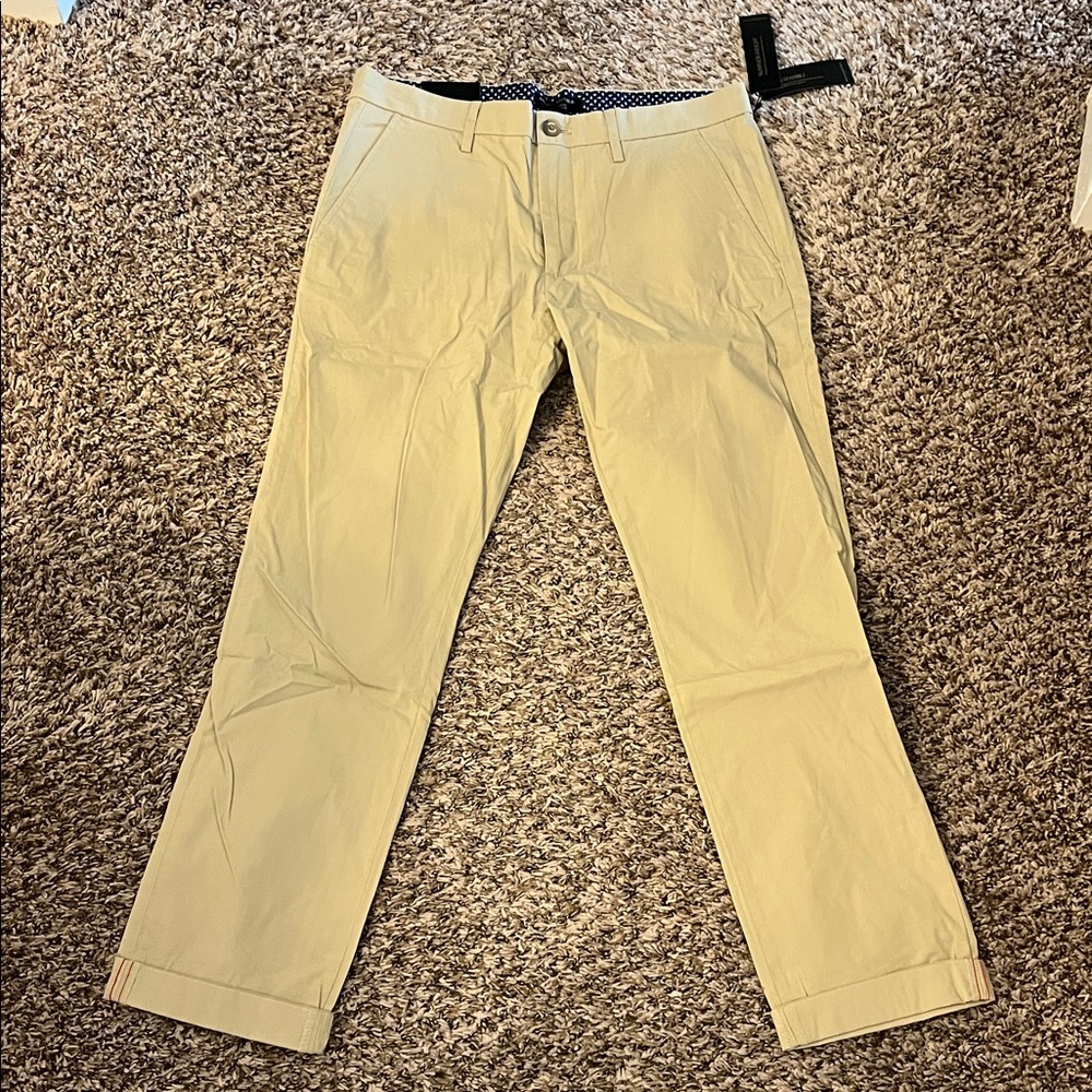 Summer Weight Aiden-Banana Republic Factory Men's Chinos in Light Khaki NWT